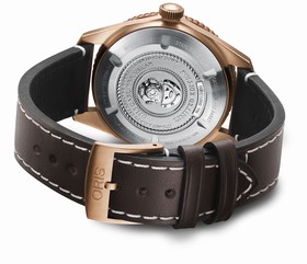 Oris Divers Sixty-Five Carl Brashear (01 733 7720 3185)