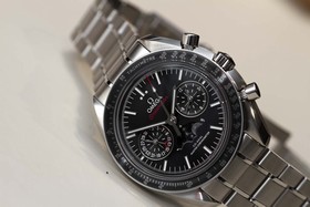 Omega Speedmaster Moonphase Chronograph Master Chronometer Black / Bracelet (304.30.44.52.01.001)
