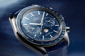 Omega Speedmaster Moonphase Chronograph Master Chronometer Blue (304.33.44.52.03.001)