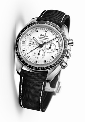Omega Speedmaster Professional Moonwatch Silver Snoopy Award (311.32.42.30.04.003)