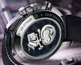 Omega Speedmaster Professional Moonwatch Silver Snoopy Award (311.32.42.30.04.003)
