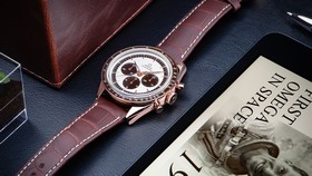 Omega Speedmaster First Omega in Space Sedna Gold (311.63.40.30.02.001)