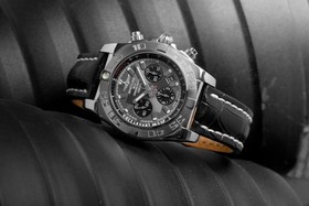 Breitling Chronomat 44 (AB011011M524435X)