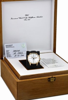 IWC Portuguese Chrono-Rattrapante Red Gold Black Alligator (IW3712-04)