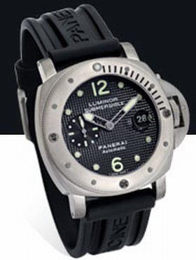 Panerai Luminor Submersible Hobnail (PAM00025)